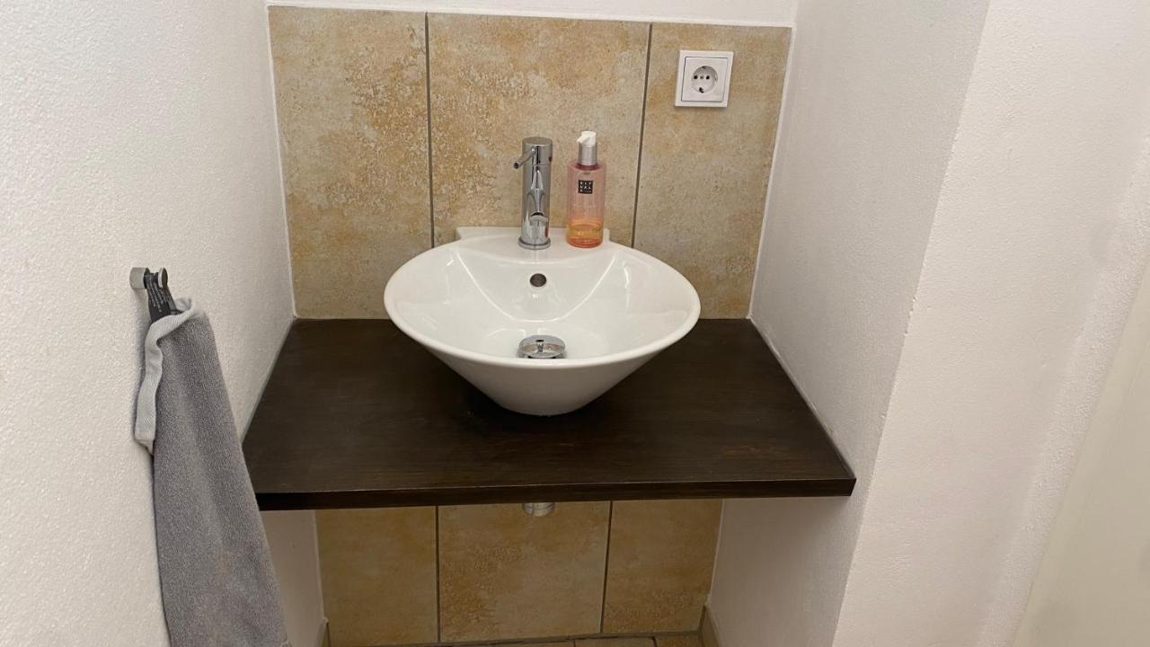 Fewo Luxus Wohnung Im Eigenen Ferienhaus, 120 Qm, Naehe Regensburg Mit Balkon, Terrasse & Garten, Gute Zuganbindung Laaber Экстерьер фото
