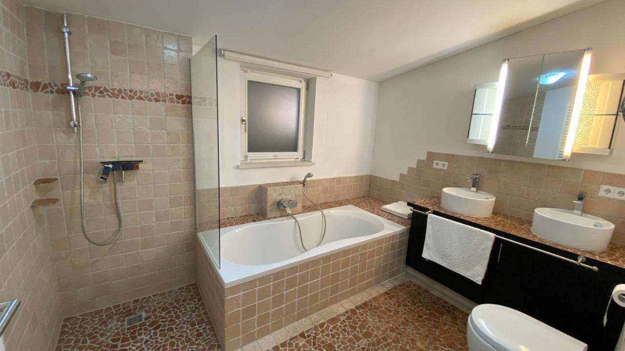 Fewo Luxus Wohnung Im Eigenen Ferienhaus, 120 Qm, Naehe Regensburg Mit Balkon, Terrasse & Garten, Gute Zuganbindung Laaber Экстерьер фото